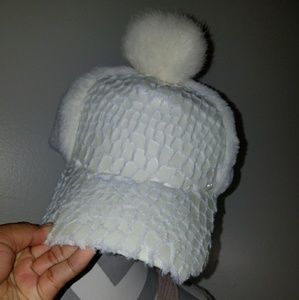POM POM BASEBALL HAT